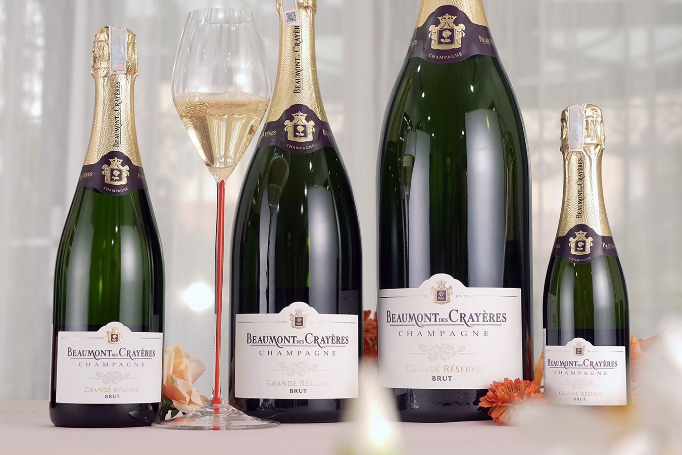 Beaumont Des Crayères là nhà sản xuất Champagne lâu đời, tọa lạc tại Epernay, thủ phủ của vùng Champagne trứ danh. Nơi đây sở hữu những điều kiện khí hậu và thổ nhưỡng hoàn hảo cho việc trồng nho Chardonnay, Pinot Noir và Meunier - ba giống nho chính tạo nên hương vị tinh túy cho rượu Champagne.