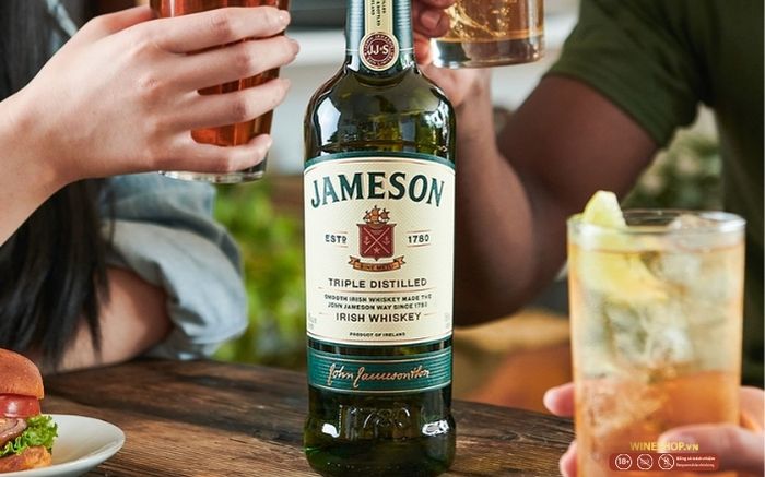 Rượu Jameson Irish Whiskey Ireland hương trái cây mật ong mượt nhẹ không gắt