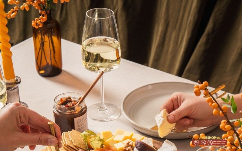 Rượu vang trắng Moscato hợp với món ăn nào