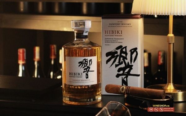 Giá Hibiki Harmony Bao Nhiêu