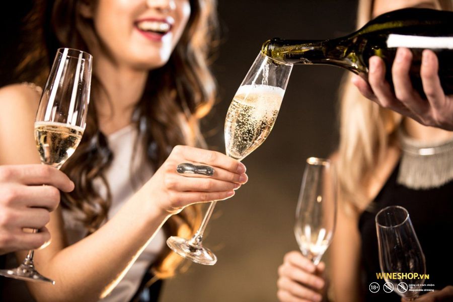 Champagne Đón Giao Thừa 2027